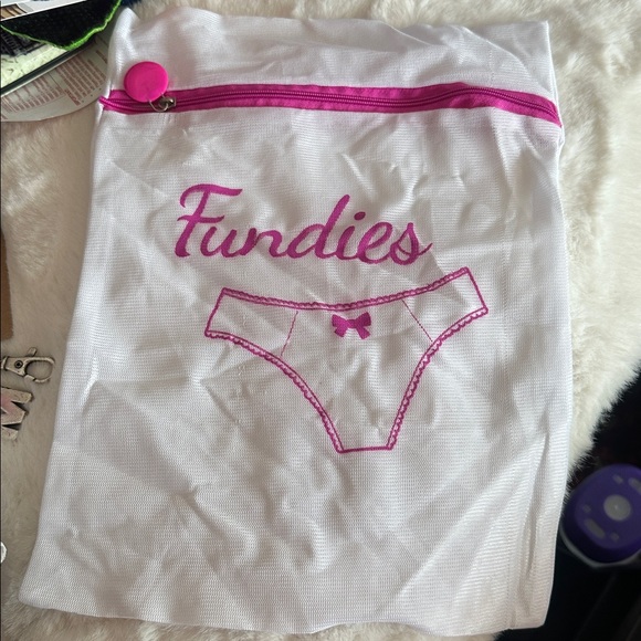 White and Pink 3-Piece Travel Bag Set - Picture 12 of 12